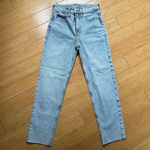 Great Condition Old Navy Extra High Rise Sky-Hi Straight Jeans Size 2